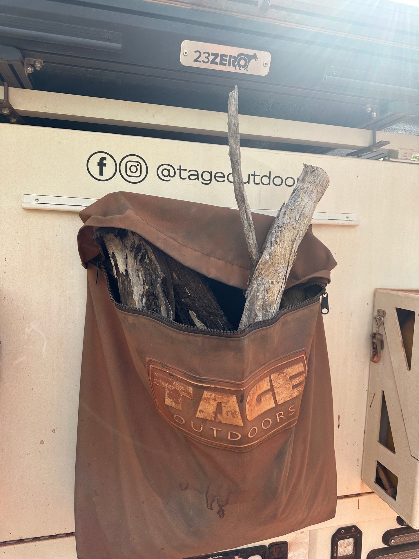 Track Mounted Dirty Gear Bag Tage outdoors